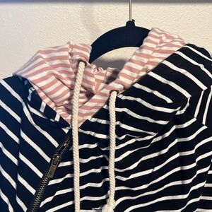 Ampersand Ave hoodie size large